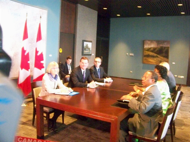 Canada : Discussion du Ministre des Affaires Étrangères du Canada avec les ambassadeurs du Mali, de la Côte d’Ivoire et de la France sur fond de crise malienne